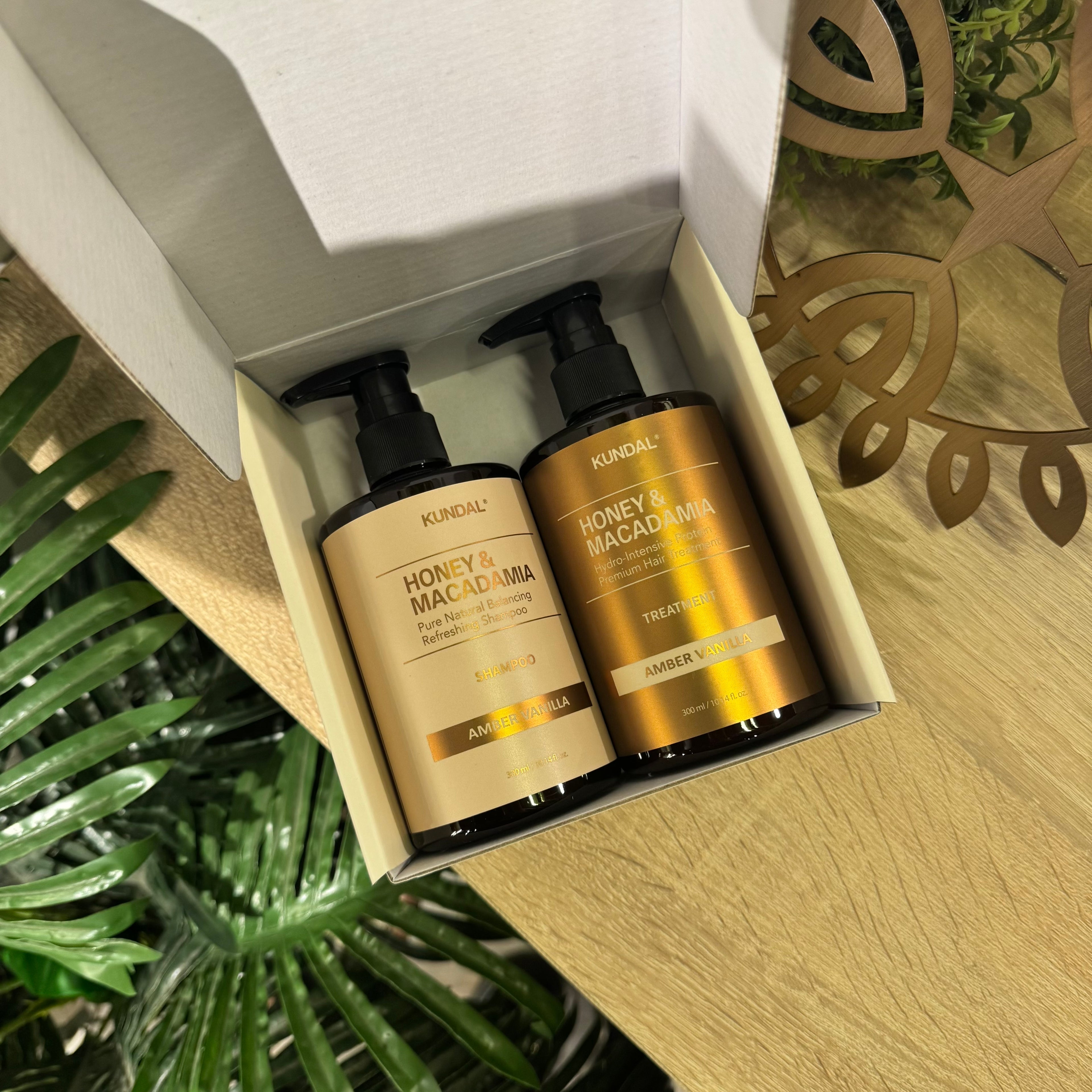 Offer Kundal Honey & Macadamia Amber Vanilla Shampoo 300ml & Treatment 300ml شامبو بالعسل والمكاديميا مع تريتمينت الشعر