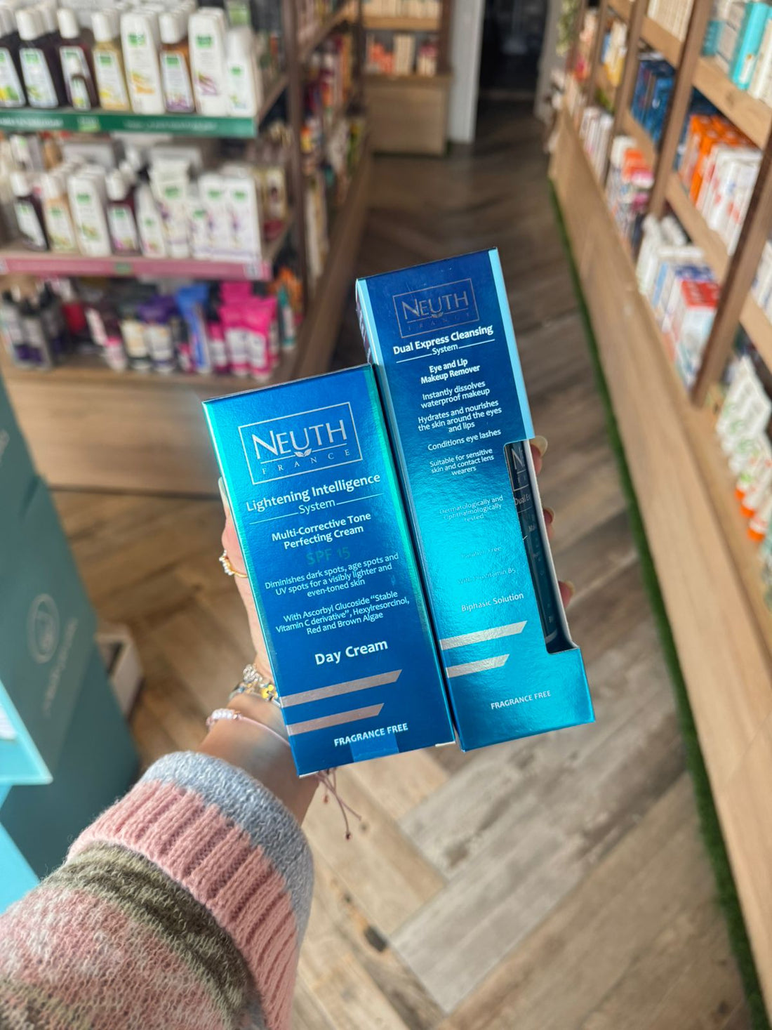 Offer Neuth Lightening Intelligence Spf15Day Cream 30ml &amp; Eye &amp; Lip Make Up Remover 200ml Free  كريم نهاري لتفتيح البشرة مع مزيل مكياج مجانا